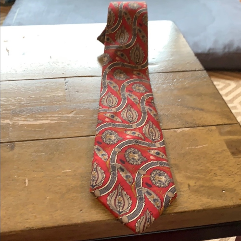 EUC Metropolitan Museum of Art Silk Tie